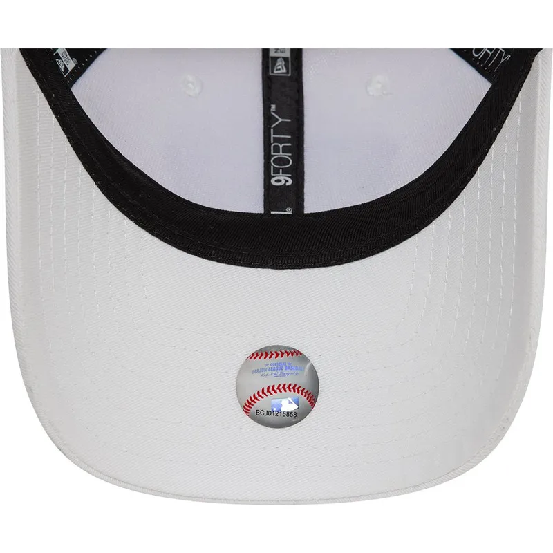cap-islenkta-white-adjustable-strap-9forty-league-essential-los-angeles-dodgers-mlb-new-era