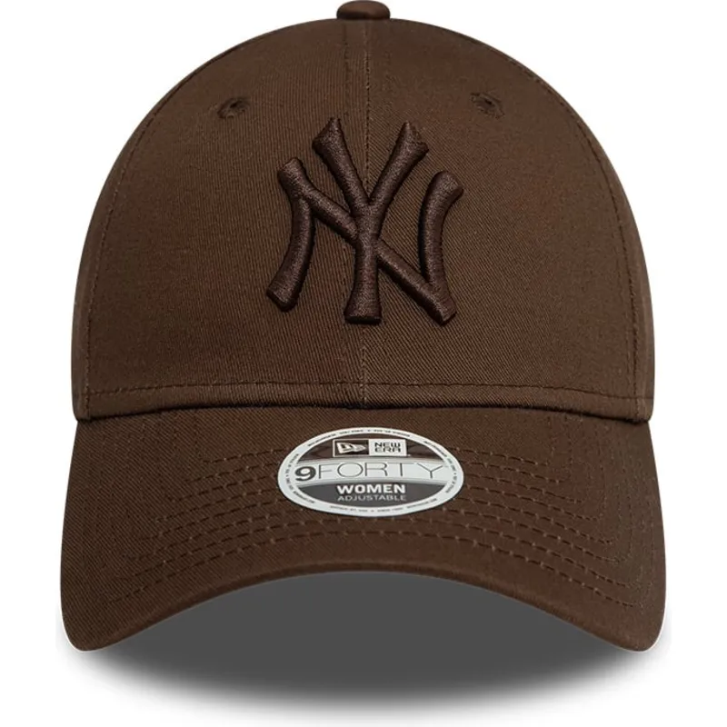 ciemnobrazowa-regulowana-czapka-z-zakrzywionym-daszkiem-z-ciemnobrazowym-logo-dla-kobiet-9forty-league-essential-new-york-yankee