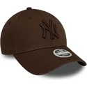 kepure-islenkta-ruda-reguliuojamas-9forty-league-essential-new-york-yankees-mlb-new-era