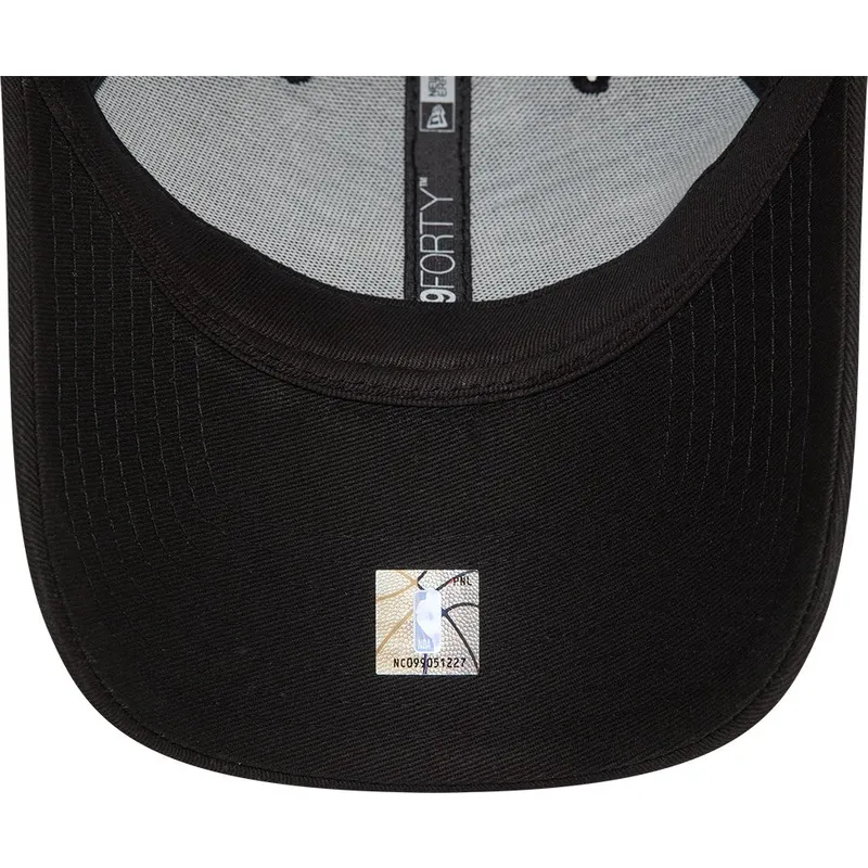 cap-islenkta-black-adjustable-strap-9forty-essential-chicago-bulls-nba-new-era
