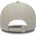 bezowa-zakrzywiona-czapka-z-regulacja-9twenty-repreve-heritage-script-new-era