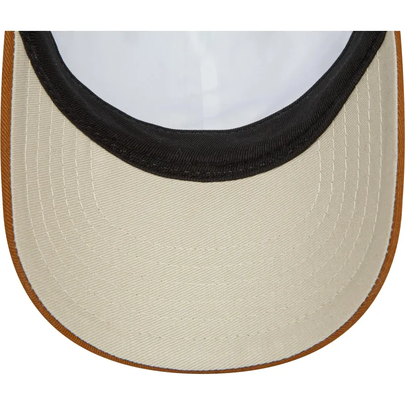 brazowa-zakrzywiona-regulowana-czapka-dziecieca-9forty-script-animal-od-new-era