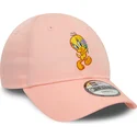 rozowa-regulowana-czapka-z-zakrzywionym-daszkiem-dla-dzieci-9forty-z-tweety-looney-tunes-od-new-era