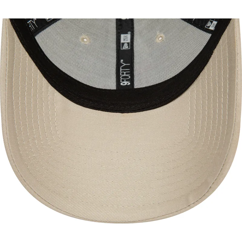 bezowa-czapka-z-zakrzywionym-daszkiem-regulowana-z-rozowym-logo-los-angeles-dodgers-mlb-9forty-league-essential-od-new-era