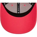 rozowa-zakrzywiona-czapka-z-logo-new-york-yankees-mlb-9forty-league-essential-od-new-era