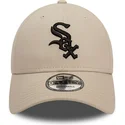 bezowa-regulowana-czapka-z-zakrzywionym-daszkiem-9forty-league-essential-chicago-white-sox-mlb-od-new-era