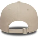 bezowa-regulowana-czapka-z-zakrzywionym-daszkiem-9forty-league-essential-chicago-white-sox-mlb-od-new-era