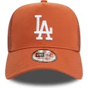 brazowa-czapka-truckerka-a-frame-league-essential-los-angeles-dodgers-mlb-od-new-era