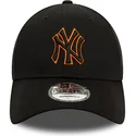 kepure-islenkta-juoda-reguliuojamas-9forty-team-outline-new-york-yankees-mlb-new-era