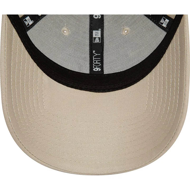cap-islenkta-beige-adjustable-strap-9forty-seasonal-infill-new-york-yankees-mlb-new-era
