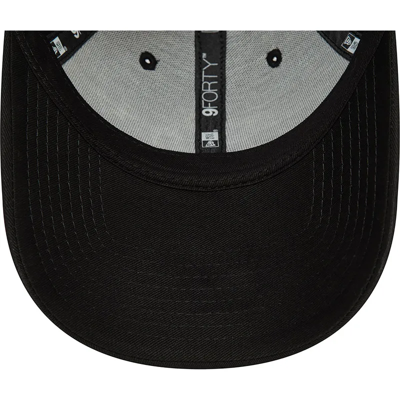 cap-islenkta-black-adjustable-strap-9forty-seasonal-infill-new-york-yankees-mlb-new-era cap-islenkta-black-adjustable-strap-9forty-seasonal-infill-new-york-yankees-mlb-new-era