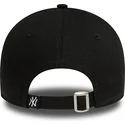 czarna-zakrzywiona-regulowana-czapka-damska-9forty-floral-new-york-yankees-mlb-od-new-era