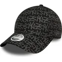 kepure-islenkta-juoda-reguliuojamas-9forty-monogram-new-york-yankees-mlb-new-era