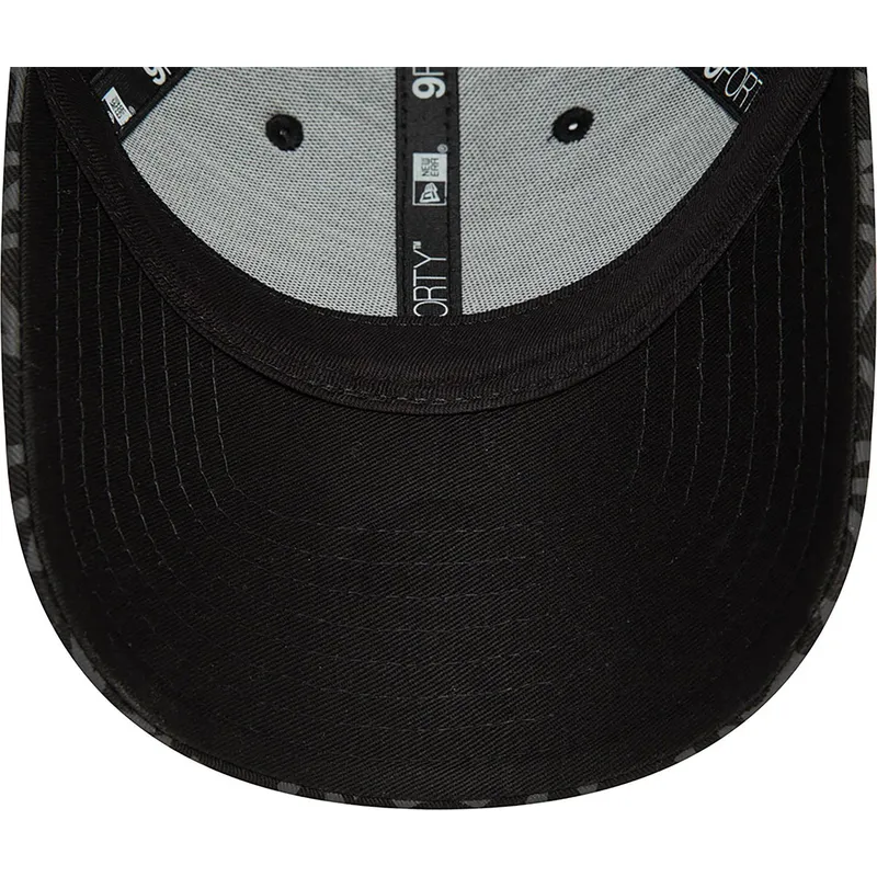kepure-islenkta-juoda-reguliuojamas-9forty-monogram-new-york-yankees-mlb-new-era