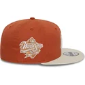 czapka-z-daszkiem-plaska-brazowo-bezowa-snapback-9fifty-patch-new-york-yankees-mlb-od-new-era