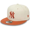 bezowo-brazowa-czapka-z-daszkiem-snapback-9fifty-patch-new-york-yankees-mlb-od-new-era