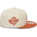 bezowo-brazowa-czapka-z-daszkiem-snapback-9fifty-patch-new-york-yankees-mlb-od-new-era
