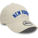 bezowa-czapka-z-zakrzywionym-daszkiem-9twenty-wordmark-new-york-yankees-mlb-regulowana-marki-new-era