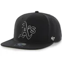 czarna-plaska-czapka-snapback-z-czarno-bialym-logo-oakland-athletics-mlb-sure-shot-od-47-brand