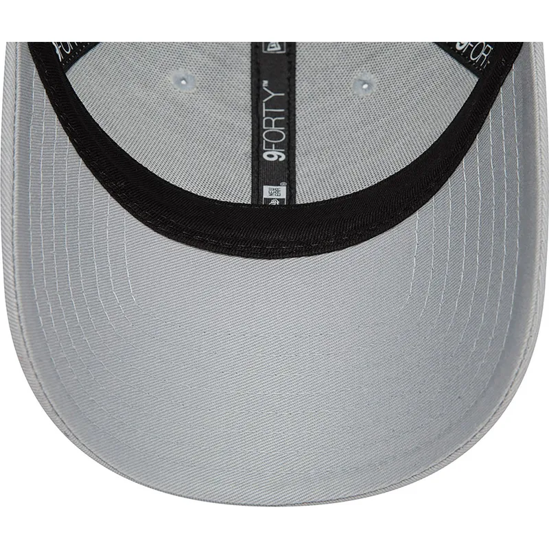 szara-regulowana-czapka-z-zakrzywionym-daszkiem-9forty-character-rick-sanchez-rick-i-morty-new-era