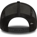 czapka-trucker-biala-czarna-i-zielona-a-frame-character-z-rickiem-i-mortym-od-new-era
