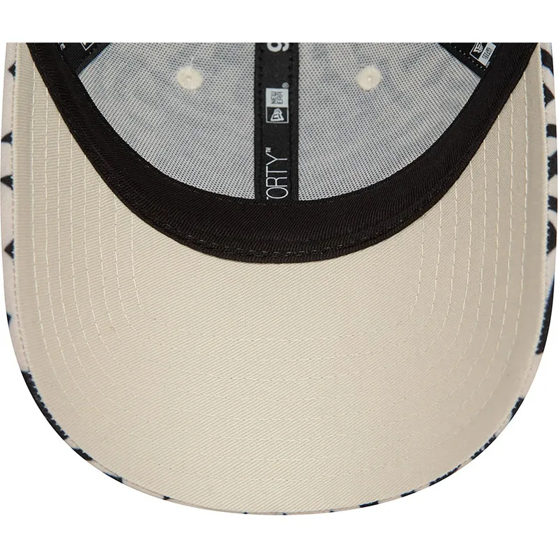 regulowana-czapka-z-zakrzywionym-daszkiem-bezowo-czarna-9forty-monogram-new-york-yankees-mlb-new-era