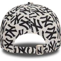 regulowana-czapka-z-zakrzywionym-daszkiem-bezowo-czarna-9forty-monogram-new-york-yankees-mlb-new-era