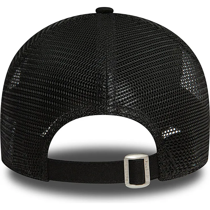 kepure-islenkta-juoda-reguliuojamas-9twenty-new-era