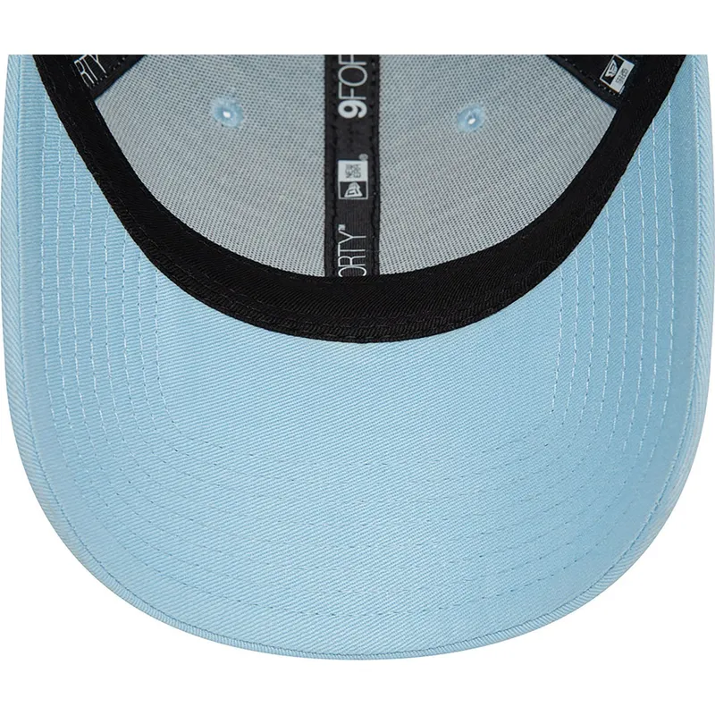 kepure-islenkta-melyna-reguliuojama-juostele-claro-9forty-essential-new-era