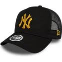 czarna-czapka-trucker-damska-z-zoltym-logo-a-frame-metallic-new-york-yankees-mlb-od-new-era