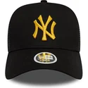 czarna-czapka-trucker-dla-kobiet-z-zoltym-logo-a-frame-metallic-new-york-yankees-mlb-od-new-era