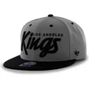 ciemnoszara-czapka-snapback-z-plaskim-daszkiem-z-logo-liter-los-angeles-kings-nhl-od-47-brand