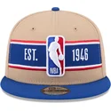 brazowo-niebieska-czapka-z-plaskim-daszkiem-snapback-9fifty-draft-2024-nba-od-new-era