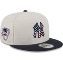 bezowo-granatowa-czapka-z-daszkiem-snapback-9fifty-4th-of-july-new-york-yankees-mlb-od-new-era