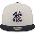 bezowo-granatowa-czapka-z-daszkiem-snapback-9fifty-4th-of-july-new-york-yankees-mlb-od-new-era