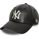 czapka-z-daszkiem-czarna-regulowana-9forty-leather-new-york-yankees-mlb-new-era