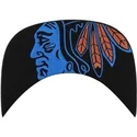czarna-plaska-czapka-z-niebieskim-logo-snapback-z-literowym-logo-chicago-blackhawks-nhl-od-47-brand