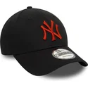 czarna-regulowana-czapka-z-zakrzywionym-daszkiem-z-czerwonym-logo-9forty-league-essential-new-york-yankees-mlb-new-era