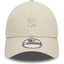 new-era-curved-brim-9forty-metallic-pin-new-york-yankees-mlb-beige-adjustable-cap