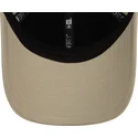 bezowa-czapka-z-zakrzywionym-daszkiem-regulowana-9forty-metallic-pin-new-york-yankees-mlb-od-new-era