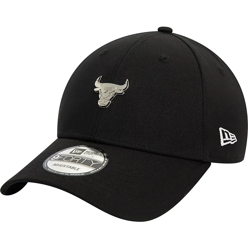 kepure-islenkta-juoda-reguliuojamas-9forty-metallic-pin-chicago-bulls-nba-new-era