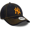 granatowa-zakrzywiona-czapka-regulowana-z-pomaranczowym-logo-dla-chlopca-9forty-stitch-new-york-yankees-mlb-new-era