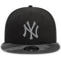 czarna-plaska-czapka-snapback-z-szarym-logo-dla-dzieci-9fifty-contrast-new-york-yankees-mlb-od-new-era