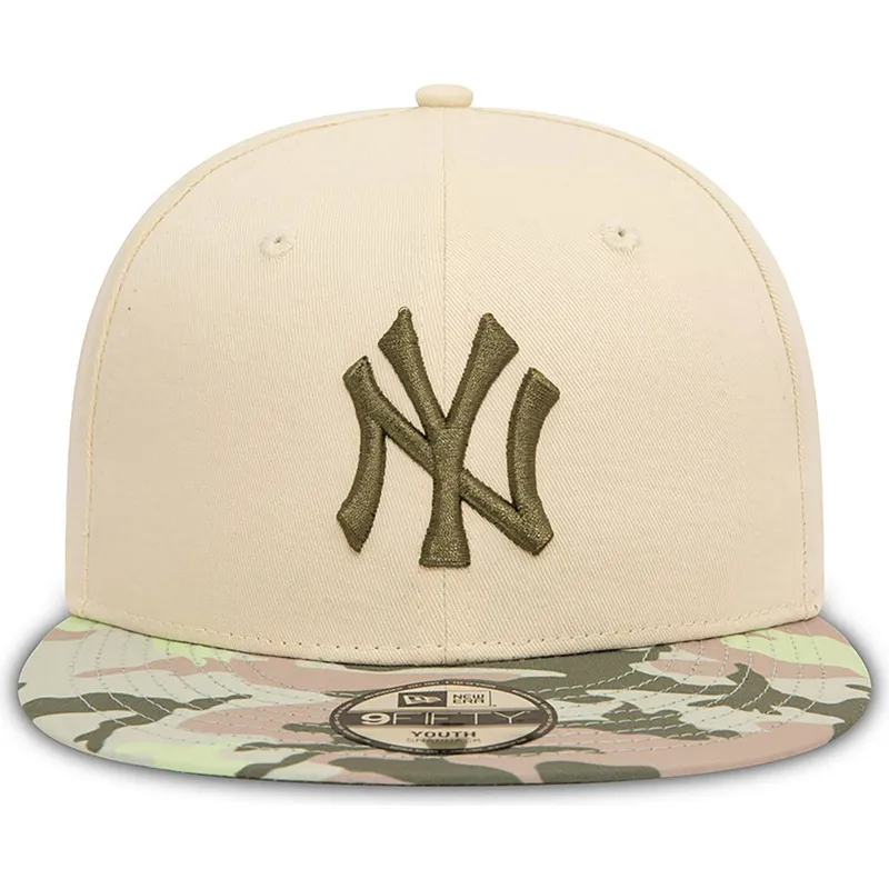bezowa-czapka-z-daszkiem-snapback-z-zielonym-logo-dla-dzieci-9fifty-contrast-new-york-yankees-mlb-od-new-era
