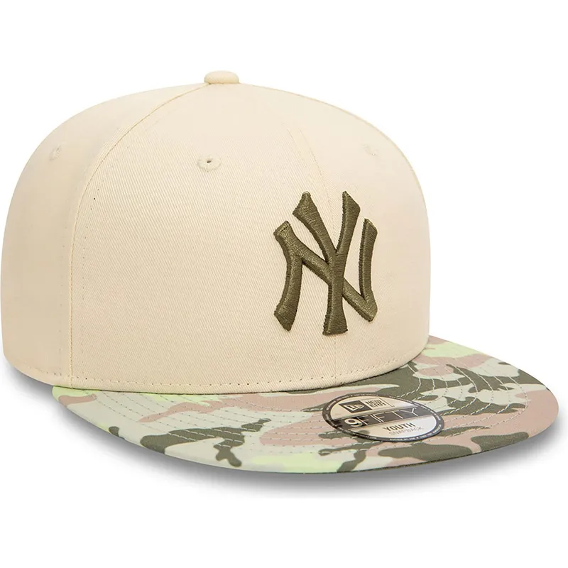 bezowa-czapka-z-daszkiem-snapback-z-zielonym-logo-dla-dzieci-9fifty-contrast-new-york-yankees-mlb-od-new-era