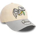 bezowo-szara-zakrzywiona-czapka-regulowana-9twenty-washed-z-krolikiem-bugsem-looney-tunes-od-new-era