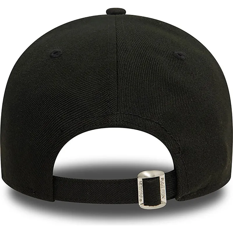 kepure-islenkta-juoda-reguliuojamas-9twenty-race-flame-new-era