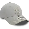 new-era-curved-brim-grey-logo-9forty-flame-new-york-yankees-mlb-grey-adjustable-cap