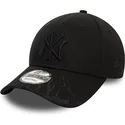 kepure-islenkta-juoda-reguliuojamas-9forty-flame-new-york-yankees-mlb-new-era