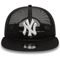 kepure-plokscia-juoda-snapback-9fifty-embroidered-mesh-new-york-yankees-mlb-new-era